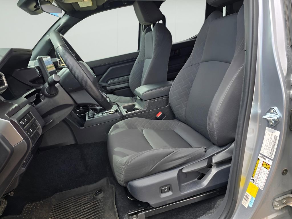 Used 2025 Toyota Tacoma SR5 AWD/4WD image 25