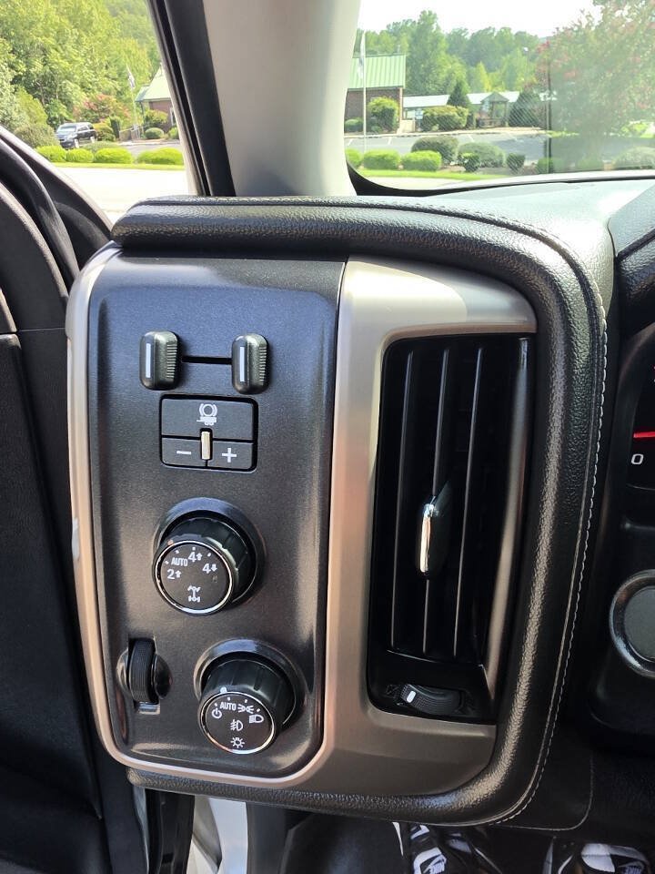 Used 2016 GMC Sierra 1500 Denali w/ Enhanced Driver Alert Package AWD/4WD image 15