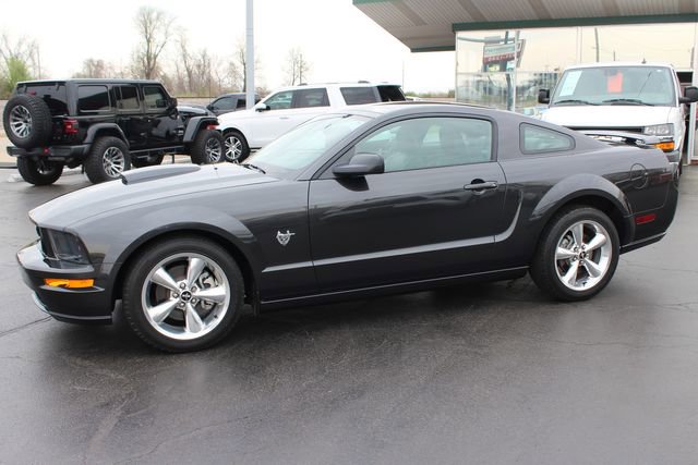 Used 2009 Ford Mustang GT Premium image 2