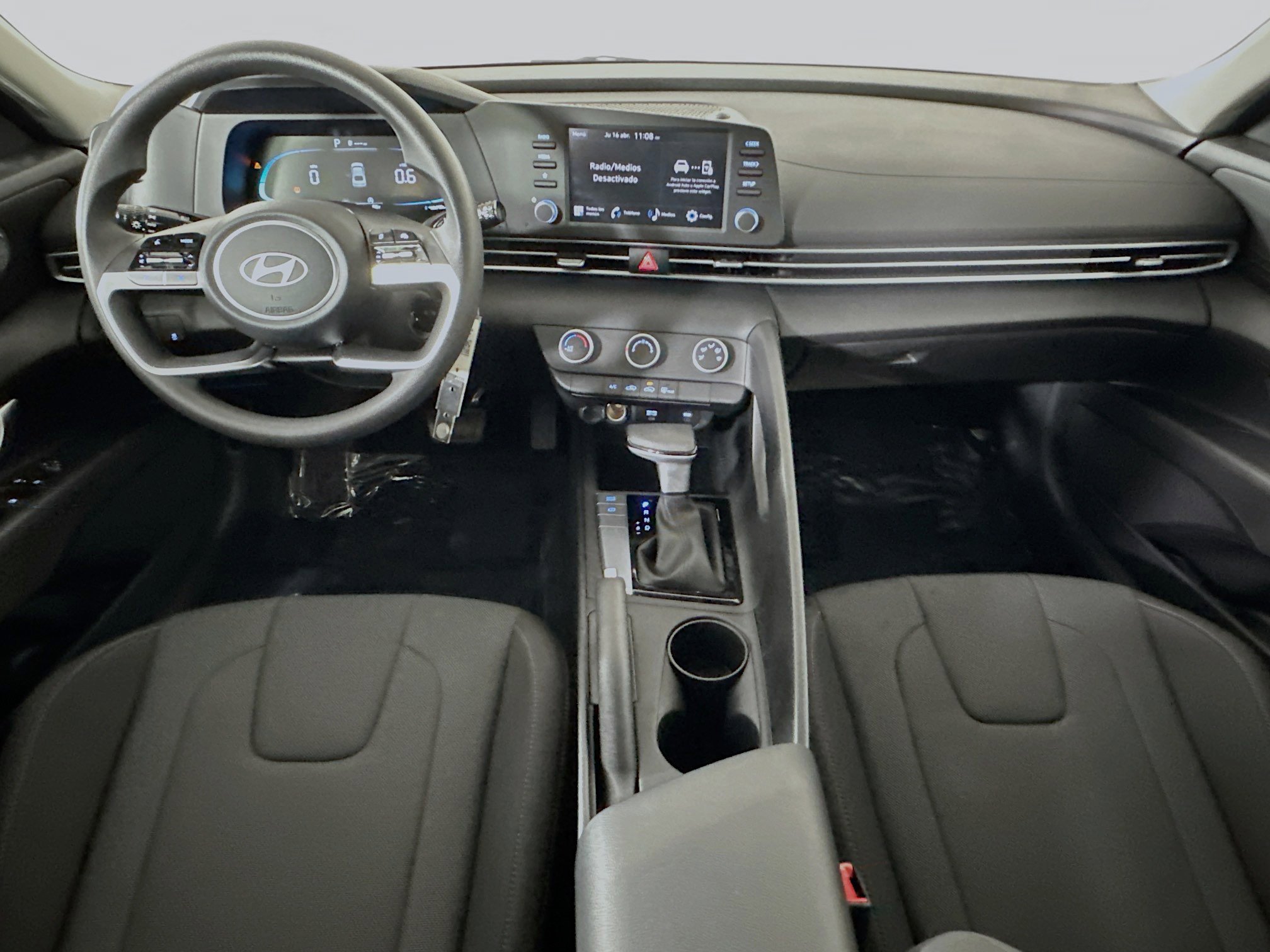 Used 2025 Hyundai Elantra SE image 26