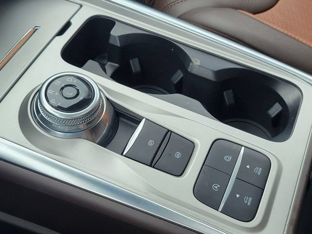 Used 2024 Ford Explorer King Ranch w/ Technology Package RWD image 26