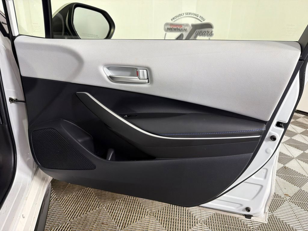 Used 2022 Toyota Corolla SE FWD image 14