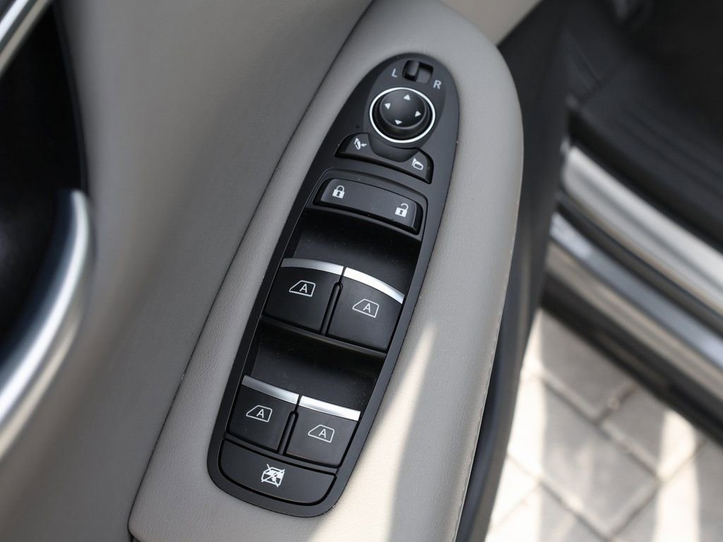 Certified 2025 INFINITI QX50 Luxe image 12