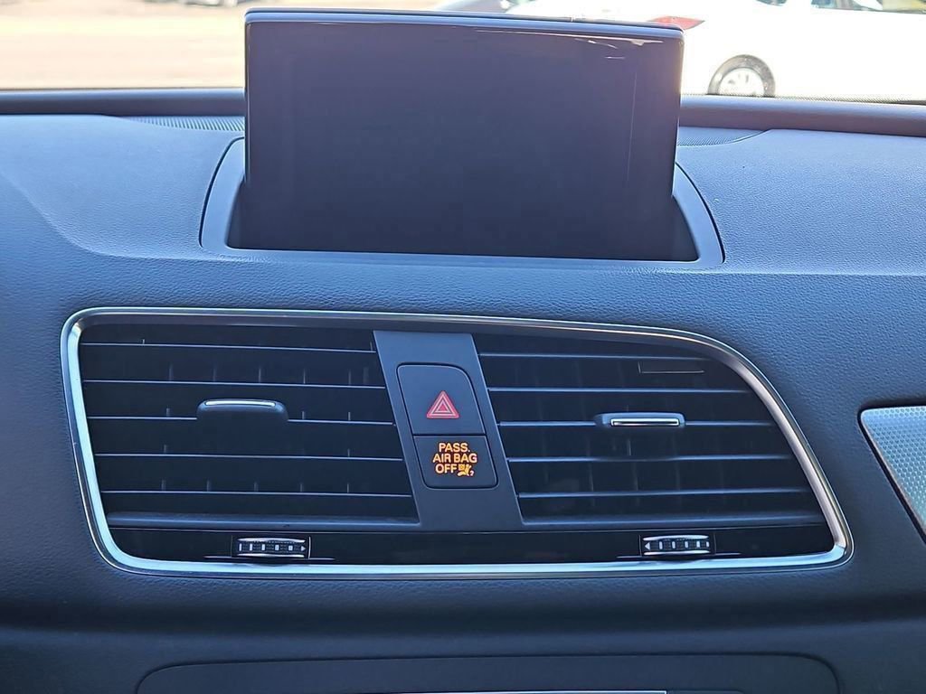 Used 2017 Audi Q3 2.0T Prestige w/ Prestige Package image 15