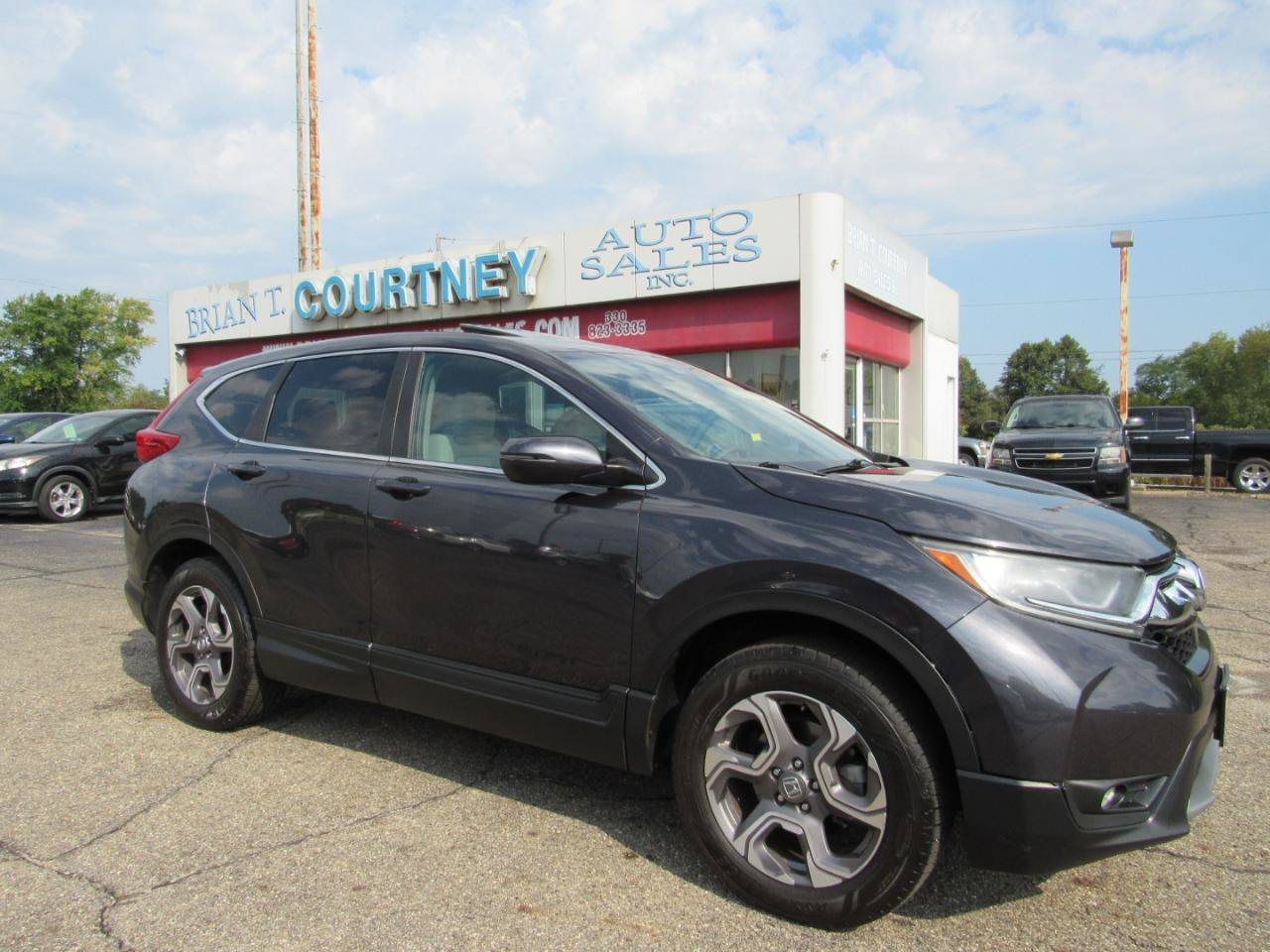 Used 2017 Honda CR-V EX image 2