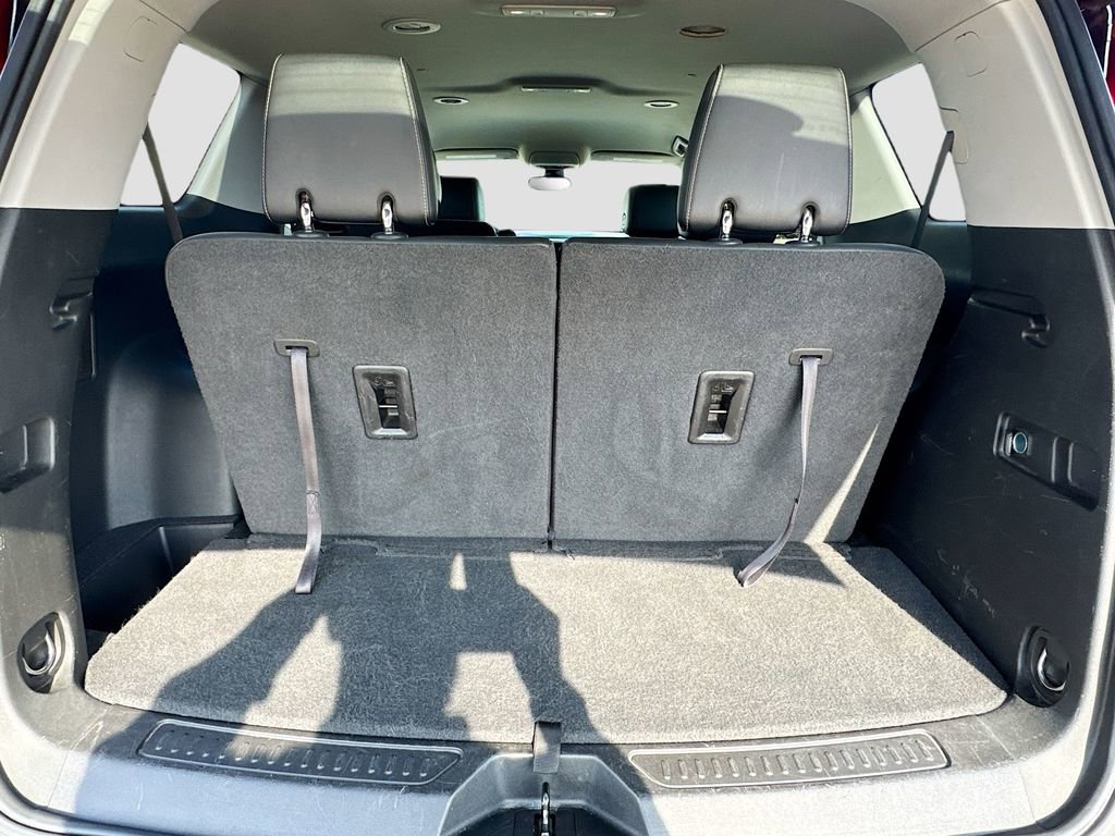 Used 2023 GMC Acadia SLT image 25