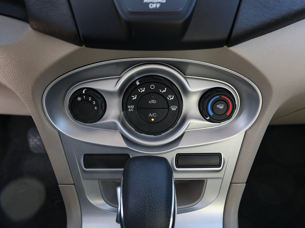 Used 2019 Ford Fiesta SE FWD image 18