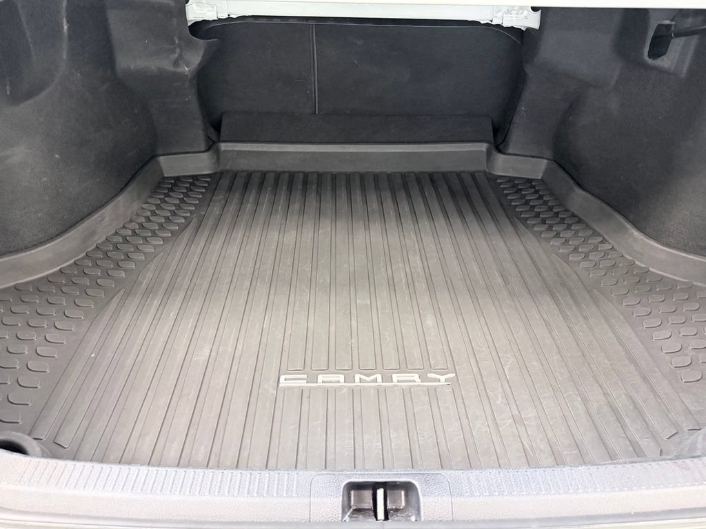 Used 2020 Toyota Camry LE FWD image 25