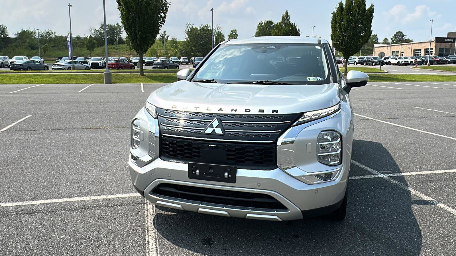 Used 2022 Mitsubishi Outlander SE image 16