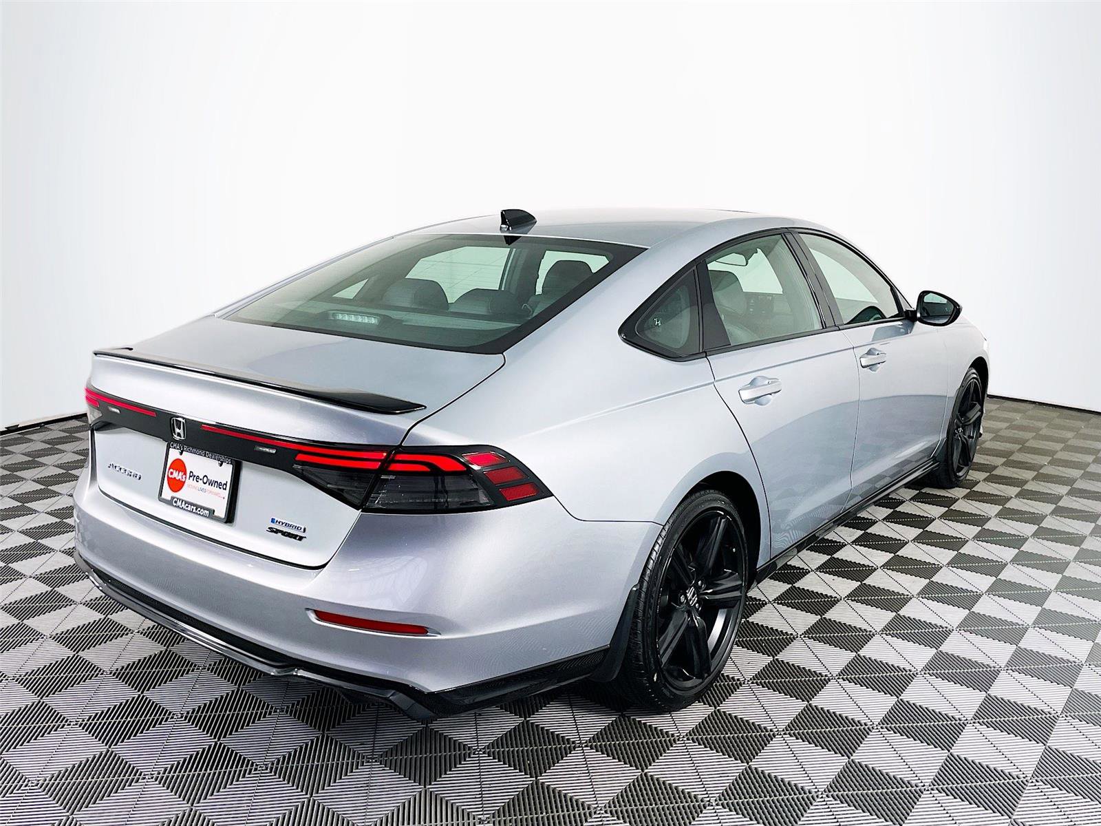 Used 2025 Honda Accord Sport image 9