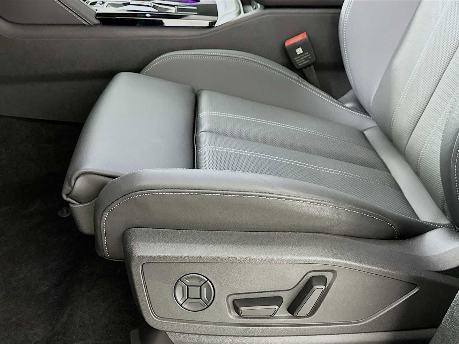 New 2025 Audi Q5 Premium Plus image 17