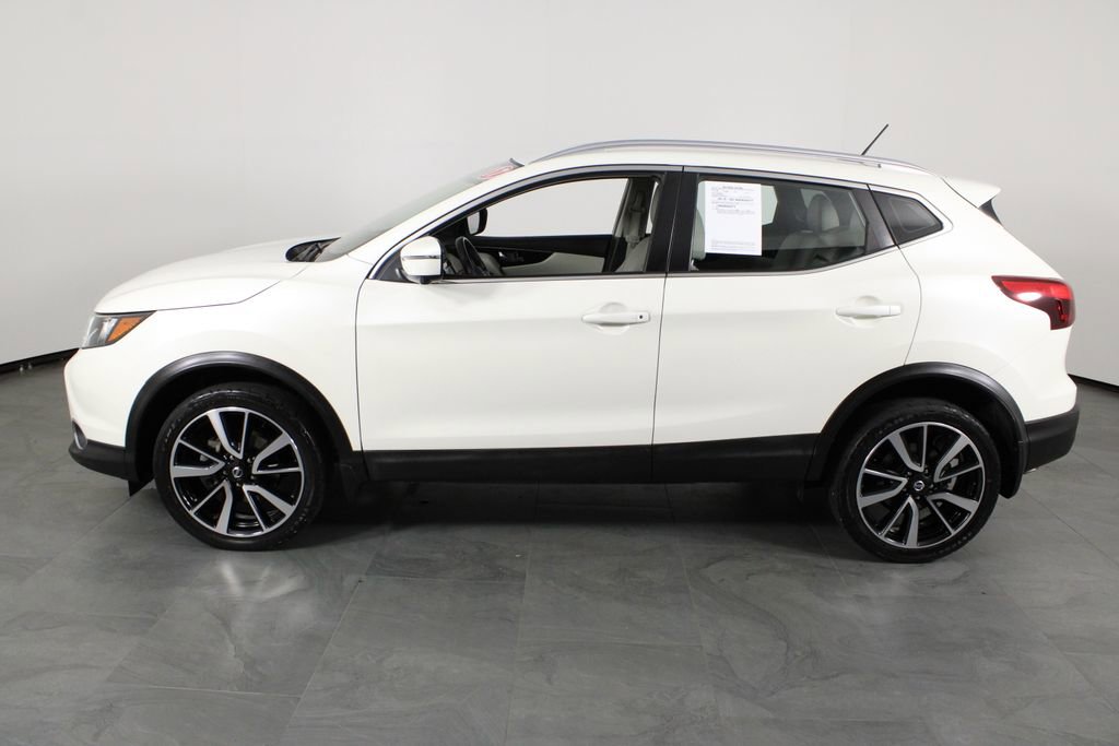 Certified 2017 Nissan Rogue Sport SL FWD image 12