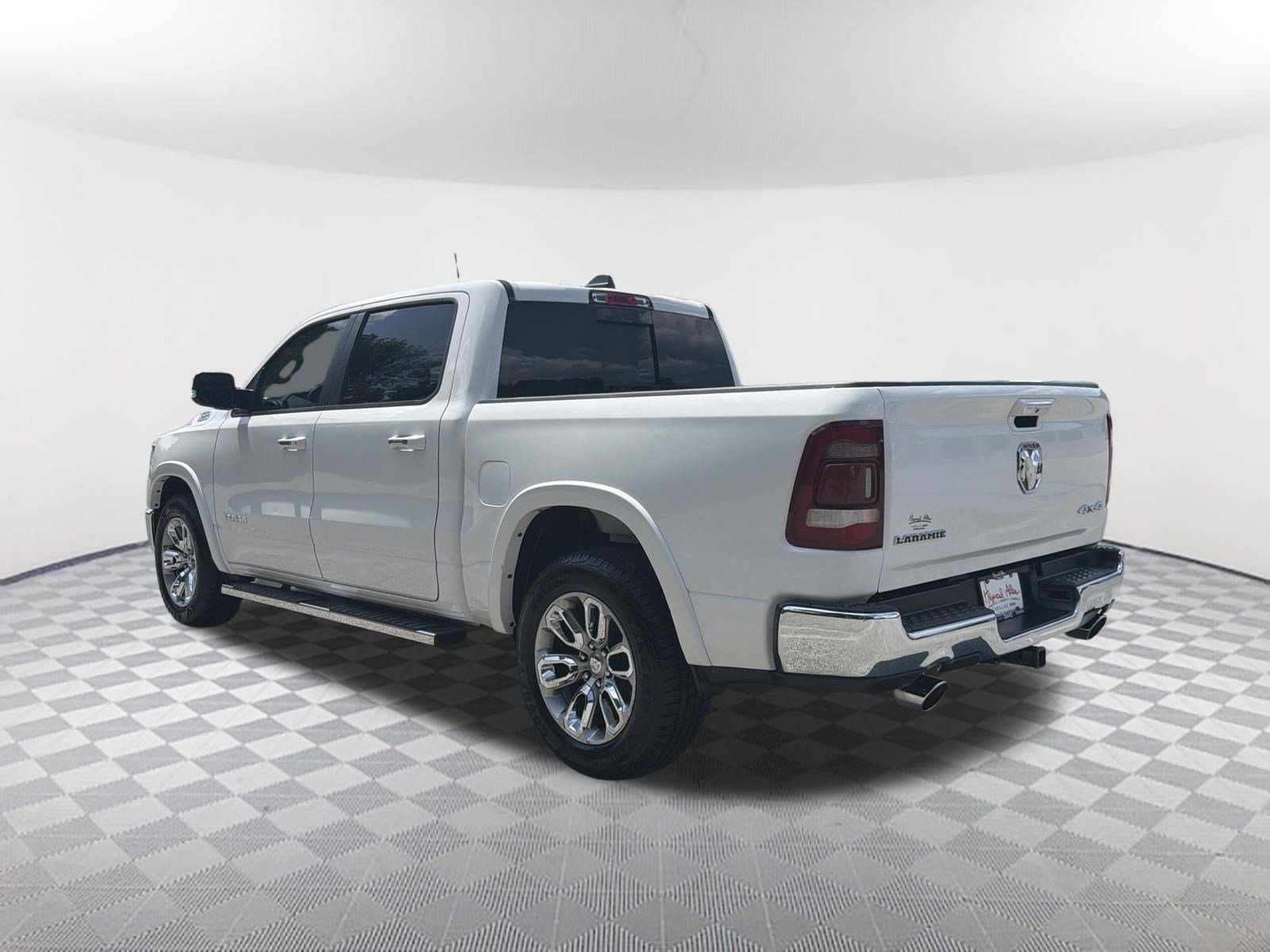 Used 2021 RAM 1500 Laramie AWD/4WD image 3