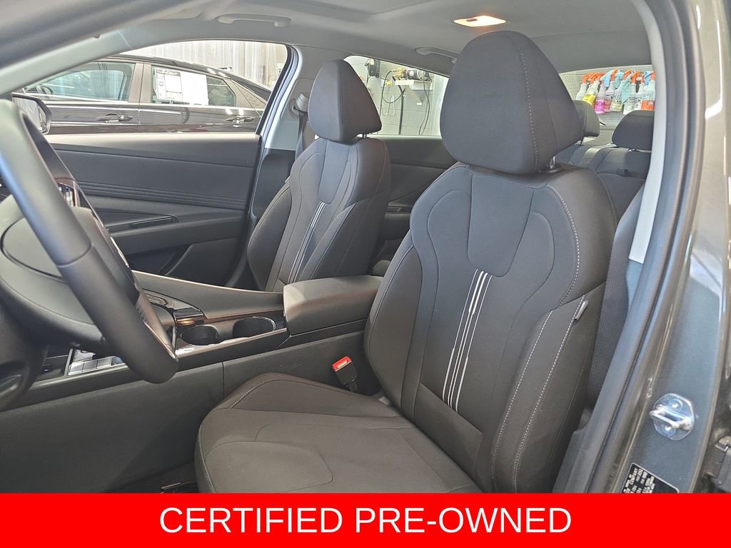 Certified 2025 Hyundai Elantra SEL w/ Cargo Package FWD image 15