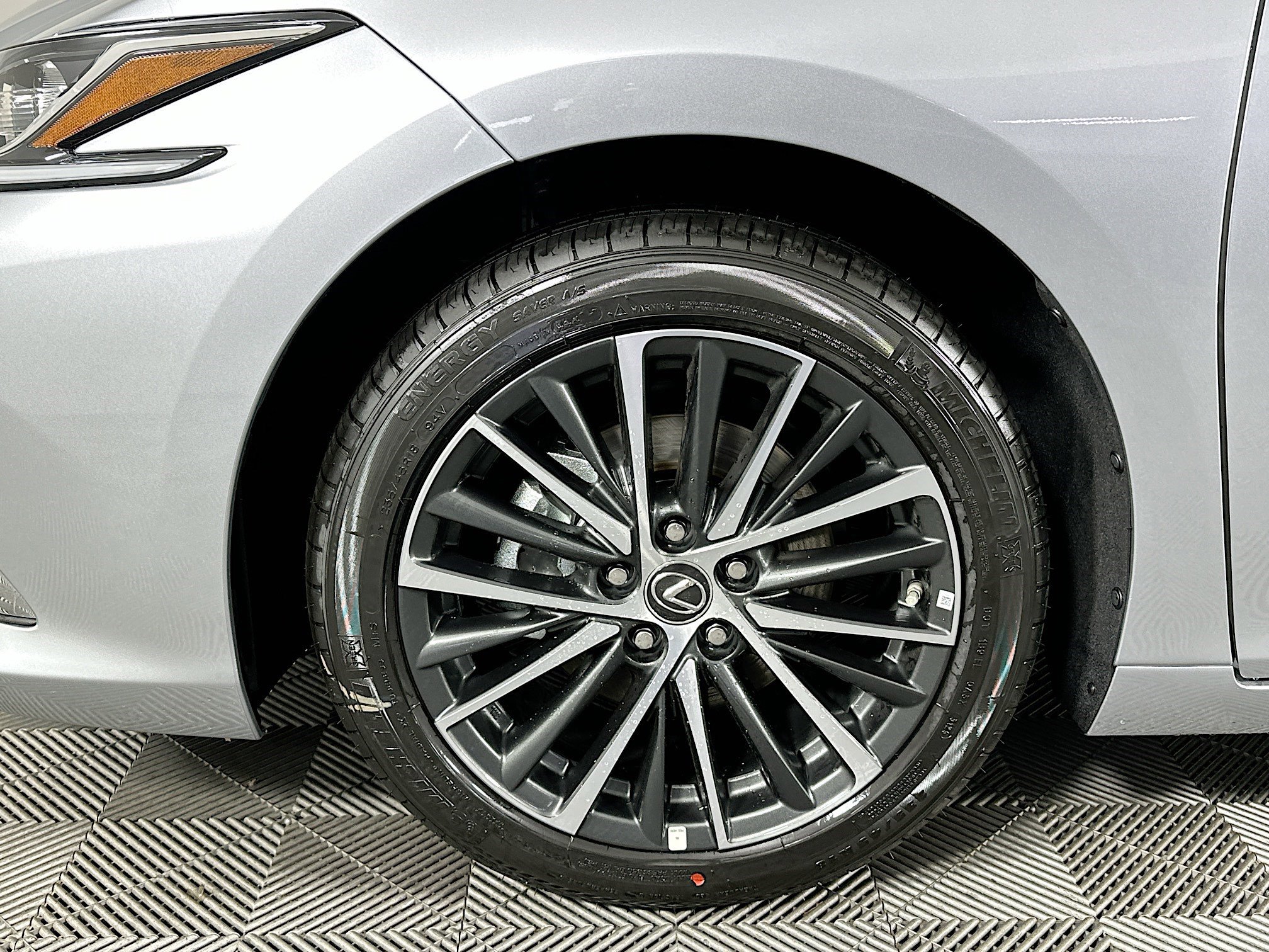 New 2025 Lexus ES 300h w/ Premium Package image 35