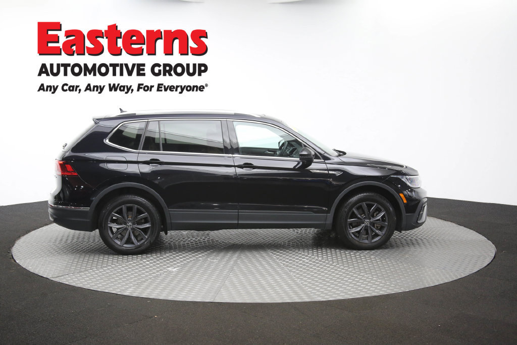 Used 2023 Volkswagen Tiguan SE AWD/4WD image 46