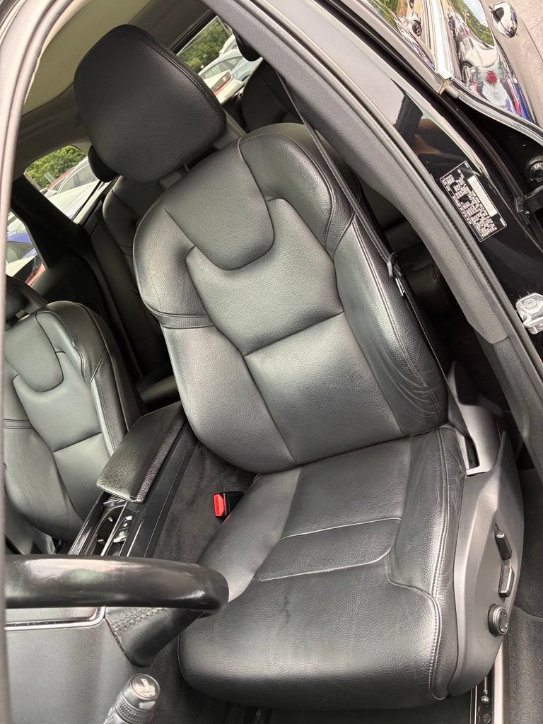 Used 2018 Volvo XC60 T5 Momentum w/ Vision Package AWD/4WD image 21