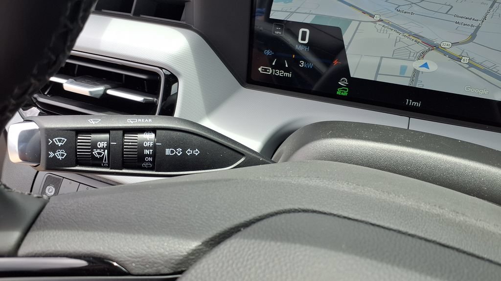 New 2027 Chevrolet Bolt RS w/ Technology Package FWD image 28