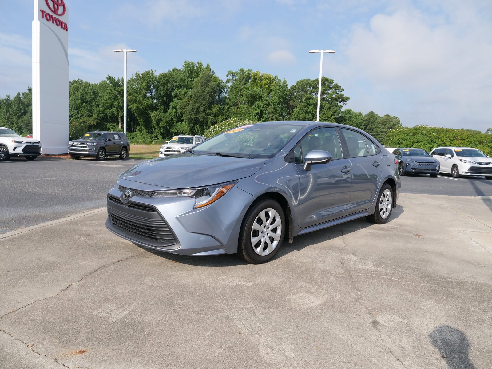 Used 2025 Toyota Corolla LE image 8