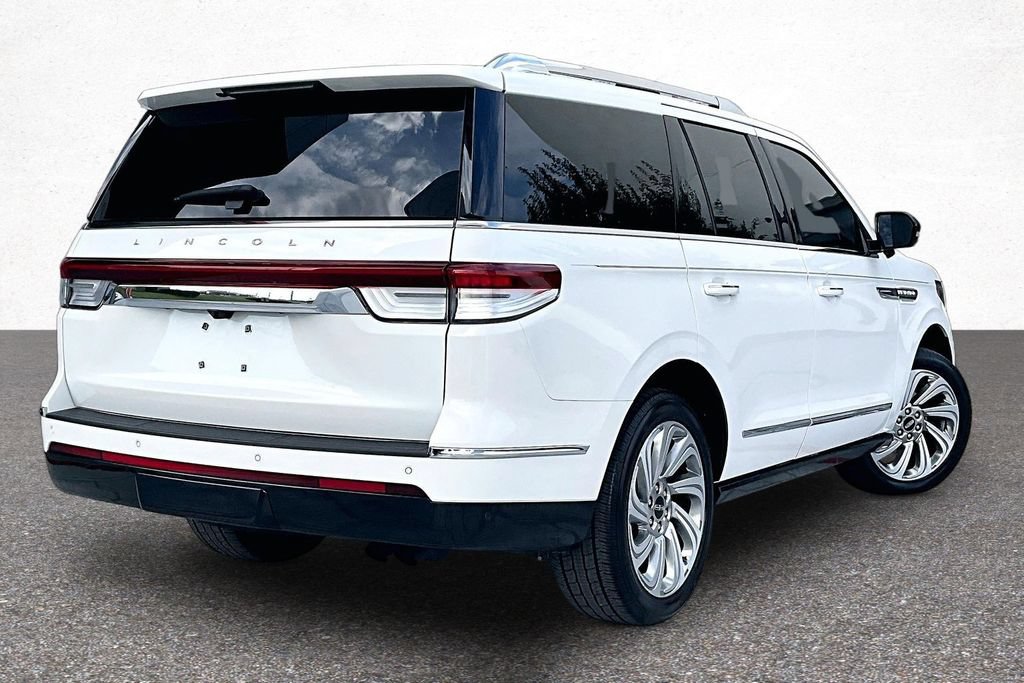Used 2024 Lincoln Navigator Reserve AWD/4WD image 7