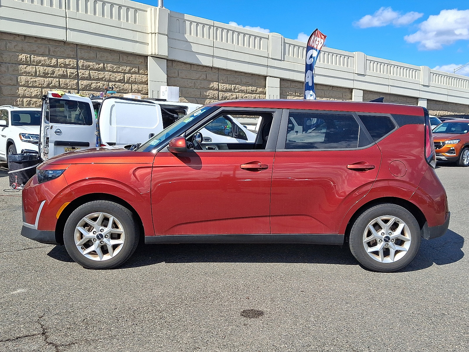 Certified 2023 Kia Soul S FWD image 7