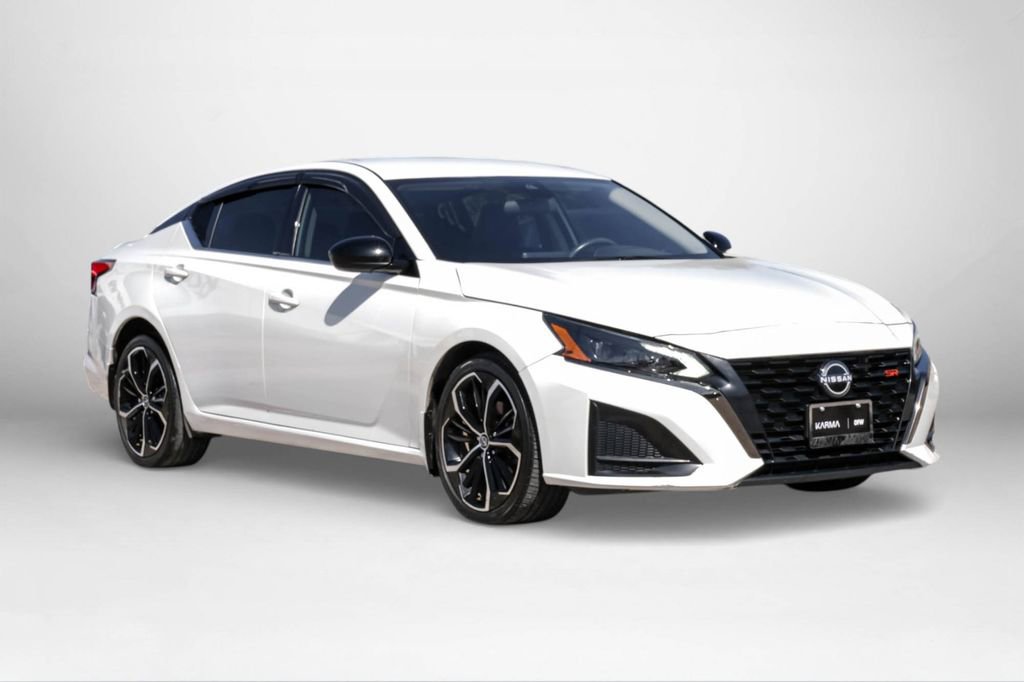Used 2023 Nissan Altima 2.5 SR image 4