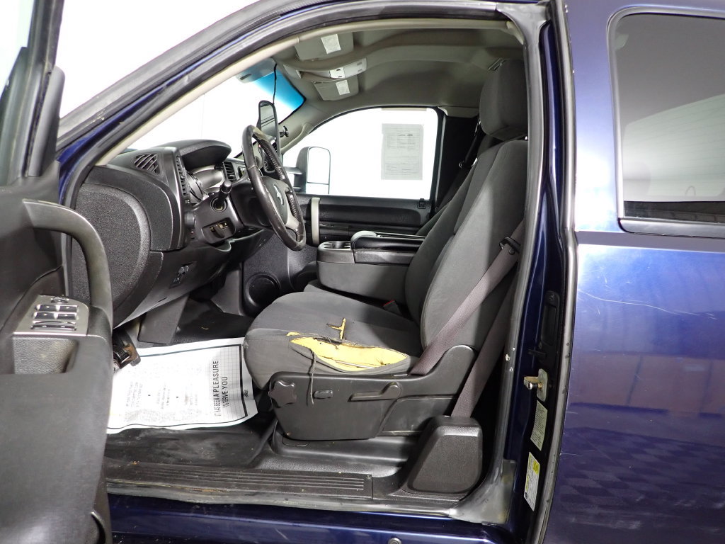 Used 2009 Chevrolet Silverado 3500 LT w/ Interior Plus Package AWD/4WD image 18