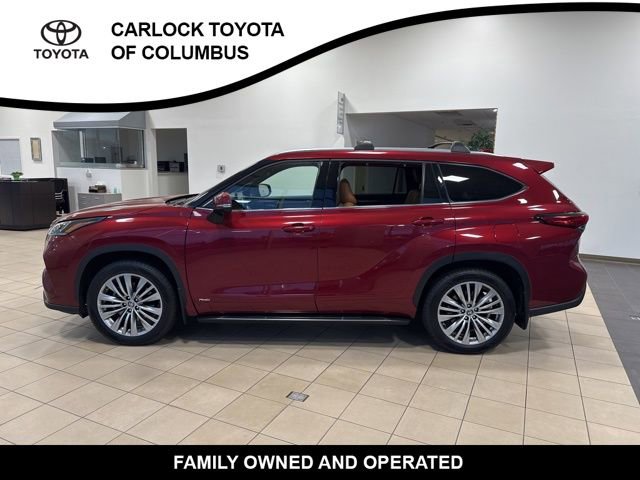 Used 2023 Toyota Highlander Platinum image 1