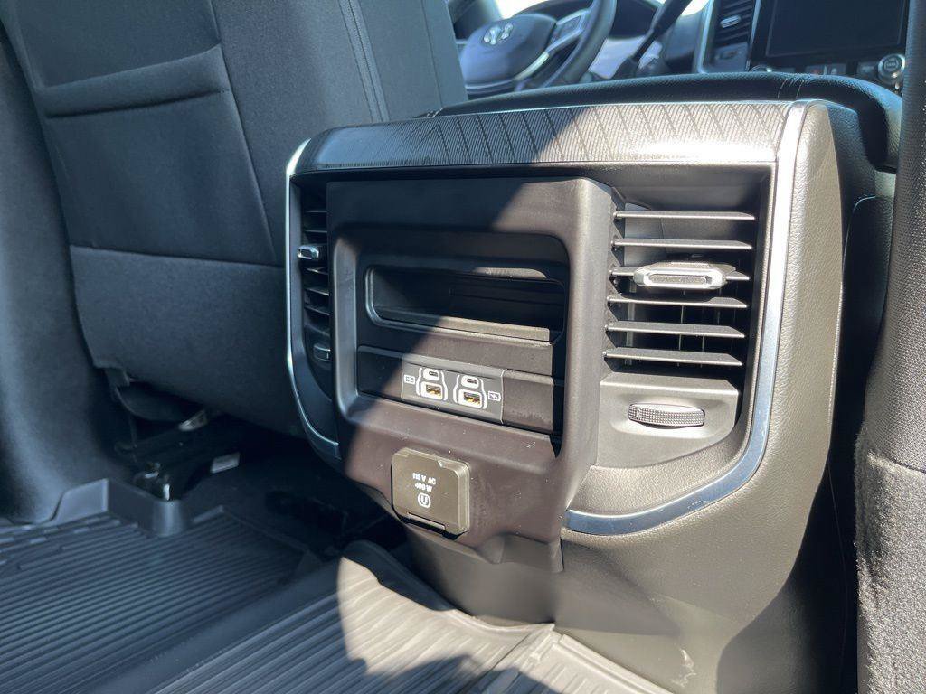 New 2025 RAM 2500 Big Horn AWD/4WD image 30