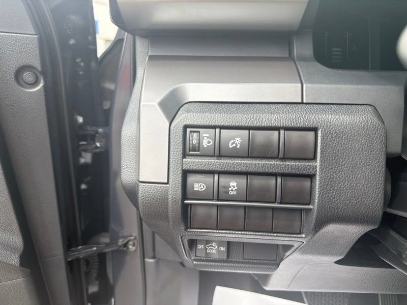 Used 2024 Toyota Tacoma SR5 AWD/4WD image 18