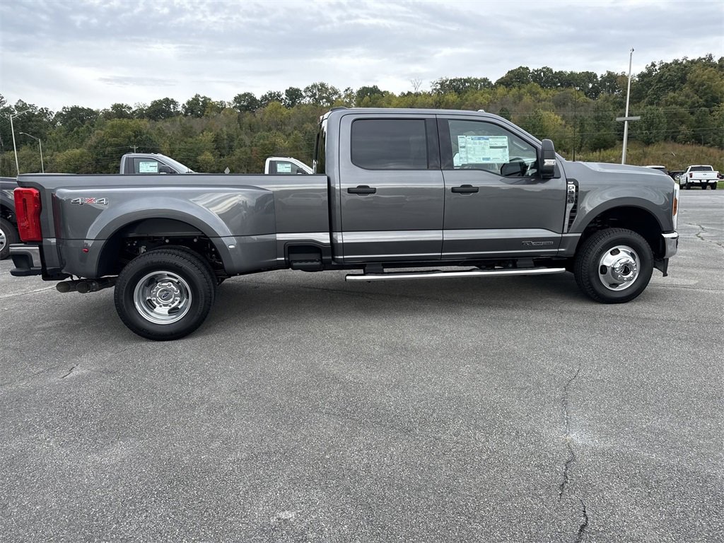 New 2026 Ford F350 XLT image 4