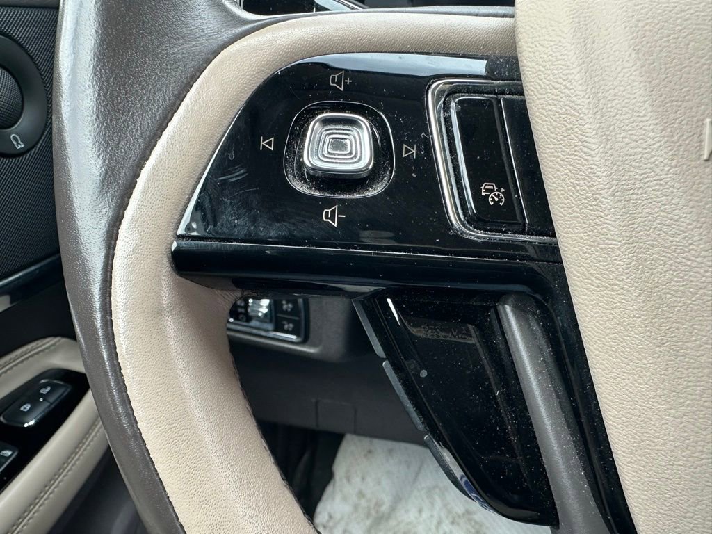 Used 2021 Lincoln Corsair Reserve image 22