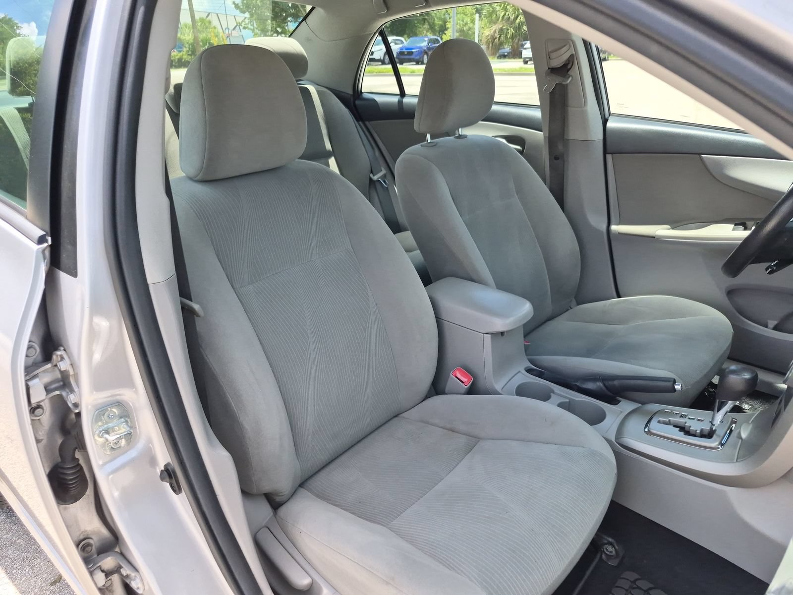 Used 2012 Toyota Corolla LE FWD image 19