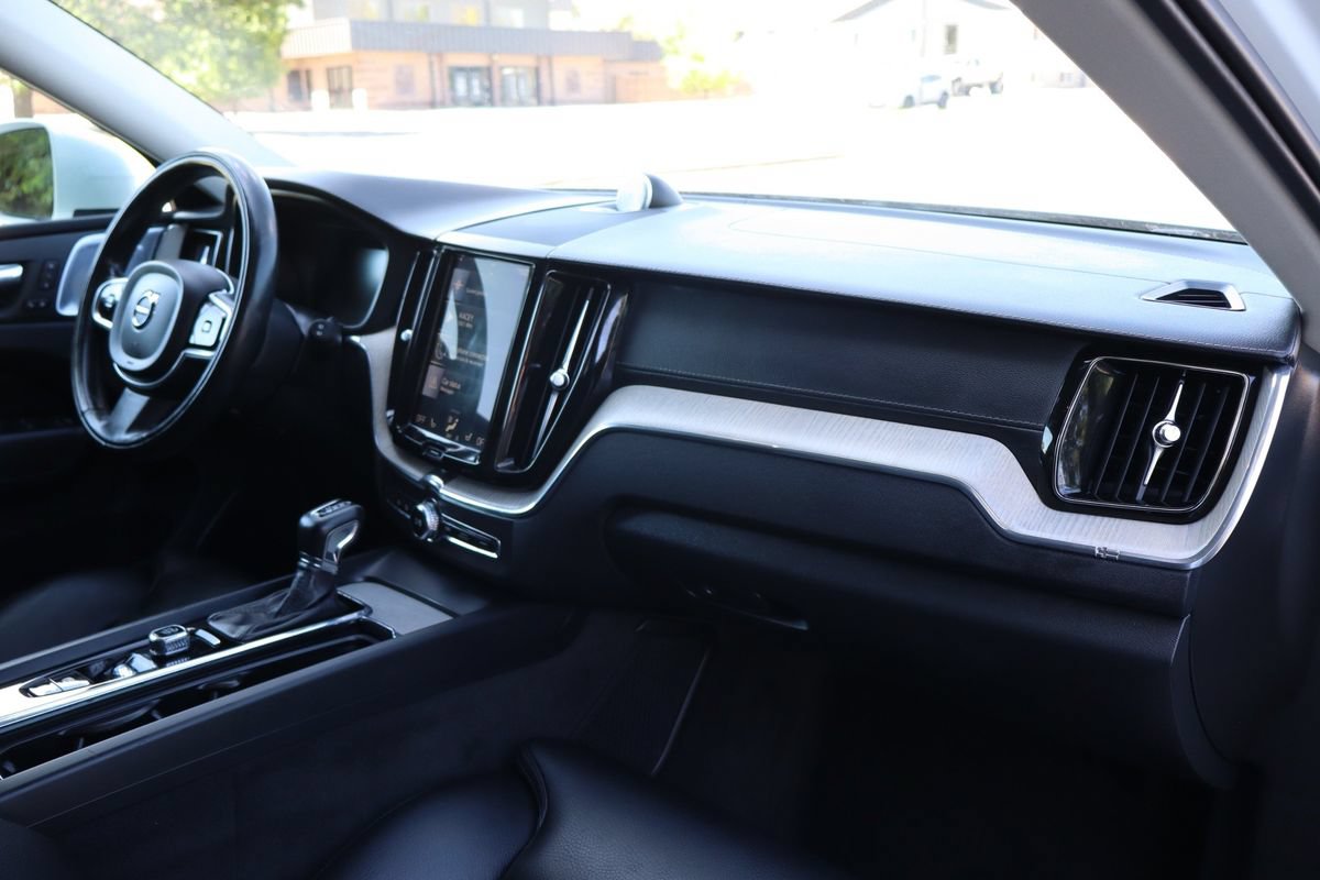 Used 2018 Volvo XC60 T6 Inscription w/ Convenience Package AWD/4WD image 17