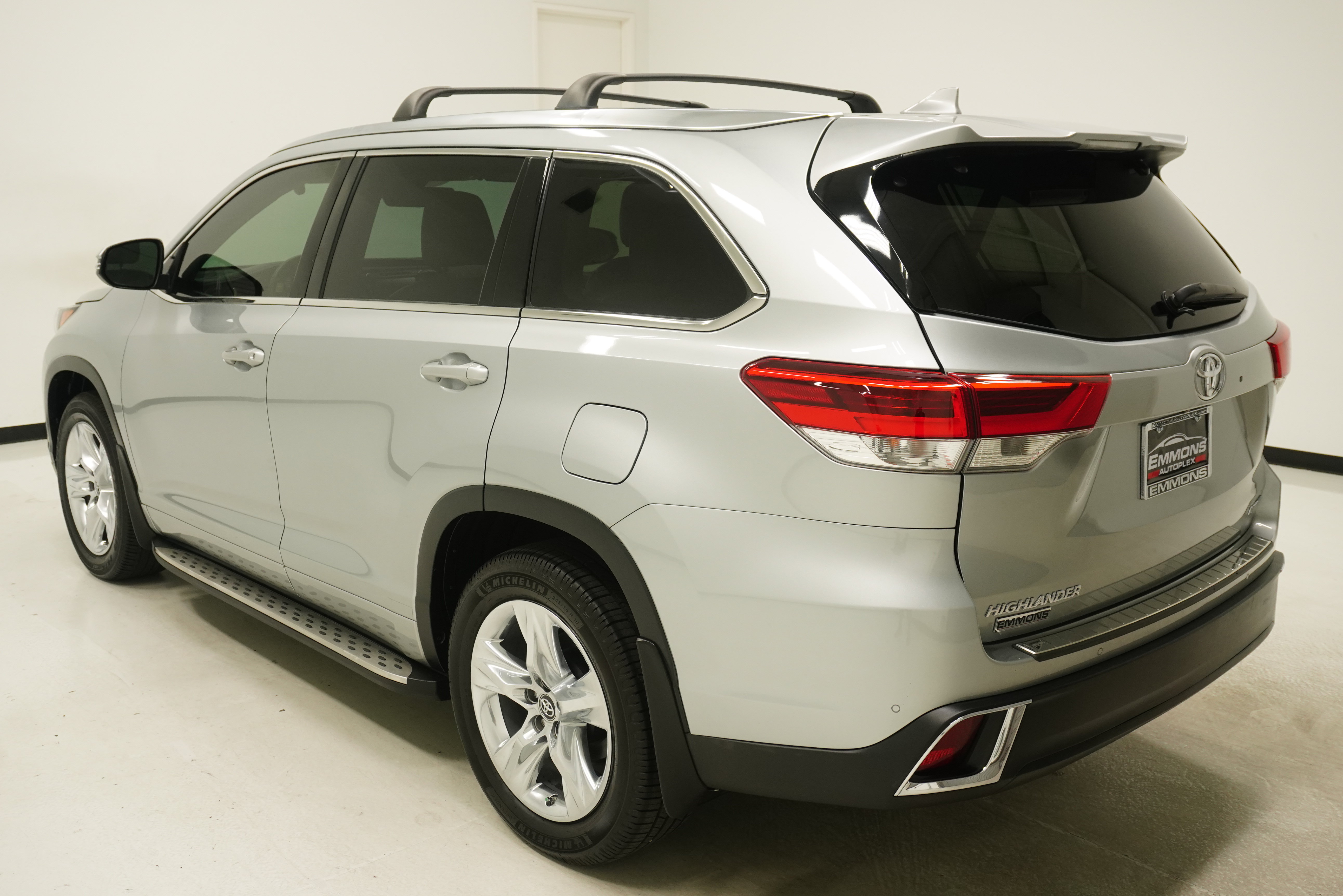 Used 2018 Toyota Highlander Limited FWD image 6