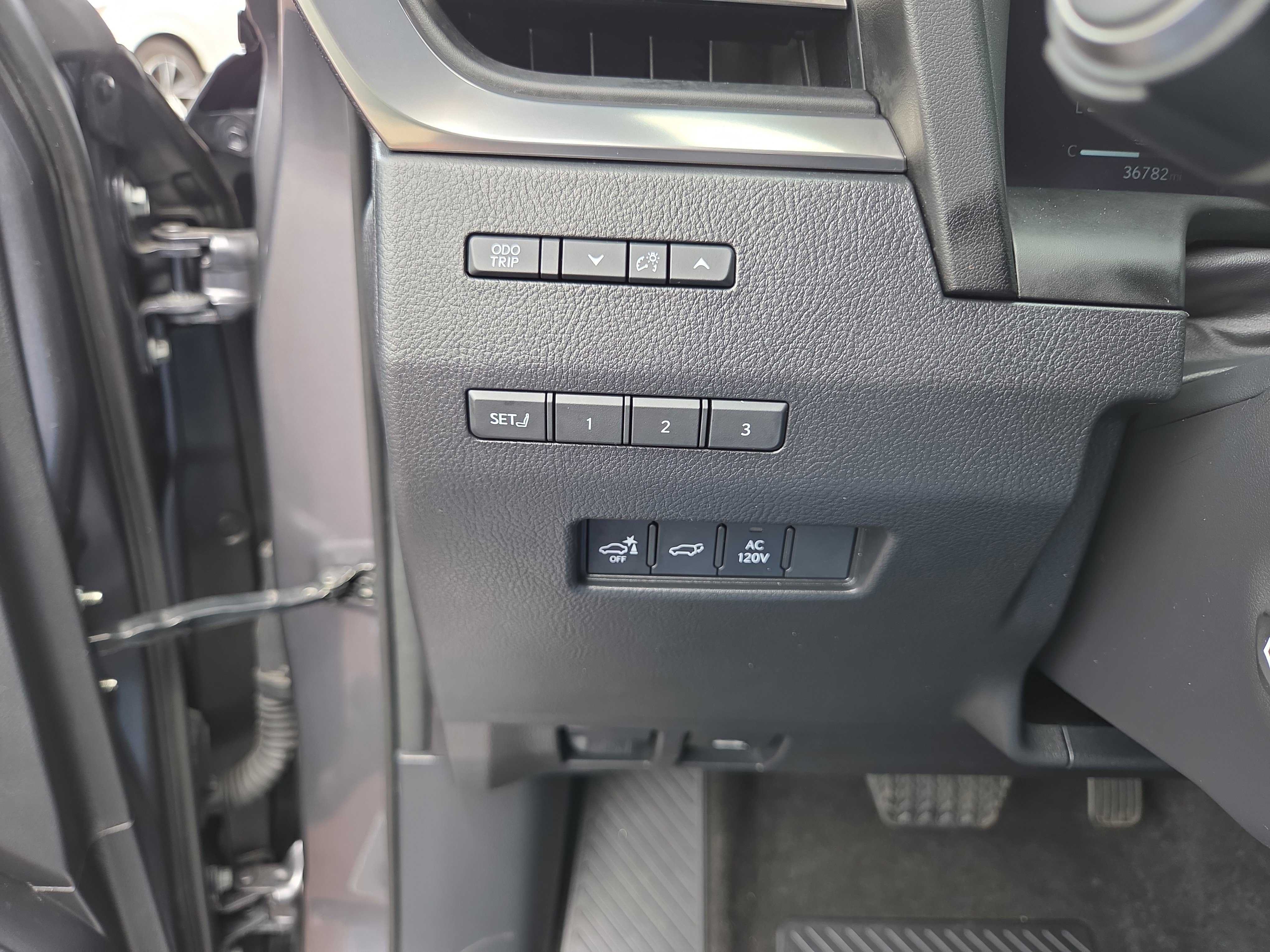 Used 2024 Lexus GX 550 w/ Accessory Package (2T) AWD/4WD image 33