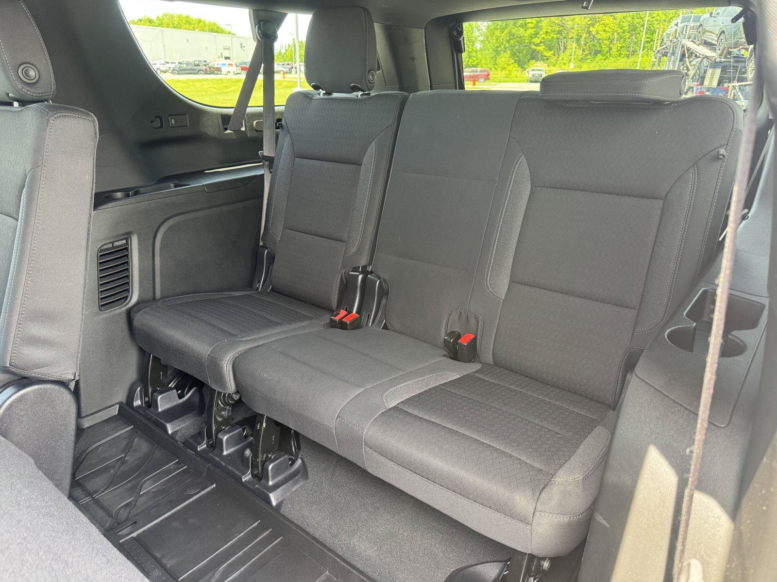 Used 2025 Chevrolet Suburban LS AWD/4WD image 19