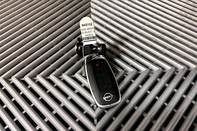 New 2025 Nissan Rogue SV image 13