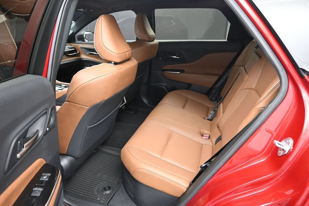 Used 2025 Toyota Crown Signia w/ Advanced Technology Package AWD/4WD image 11