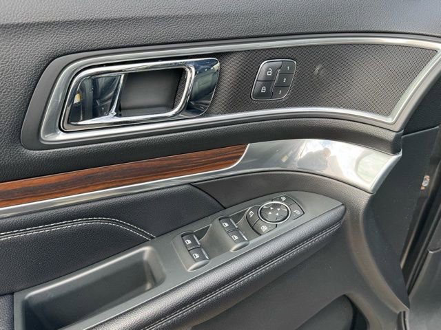 Used 2016 Ford Explorer Limited image 37