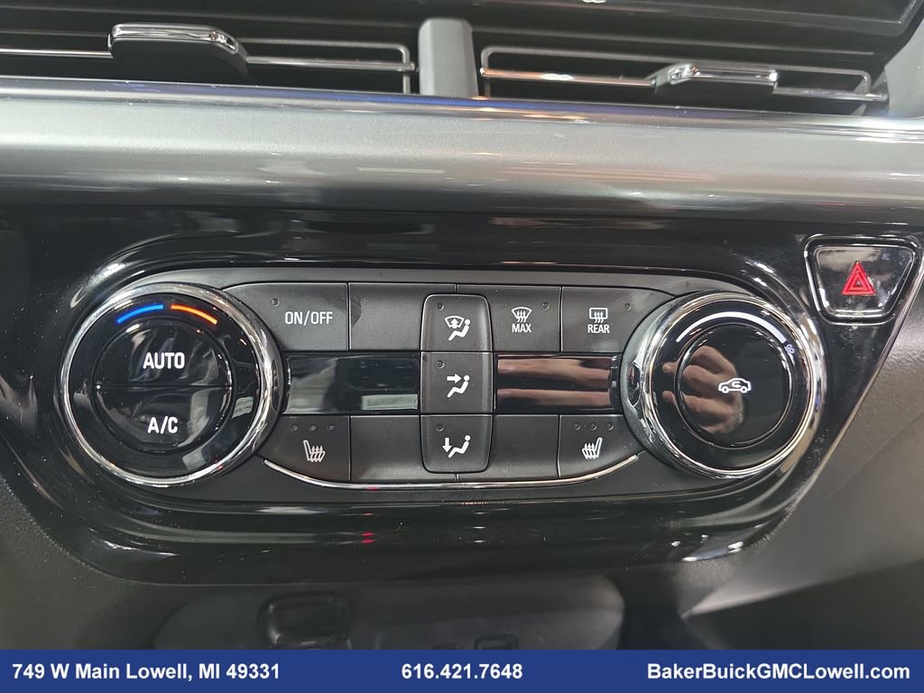 Used 2025 Chevrolet Trax LT w/ LT Convenience Package image 20