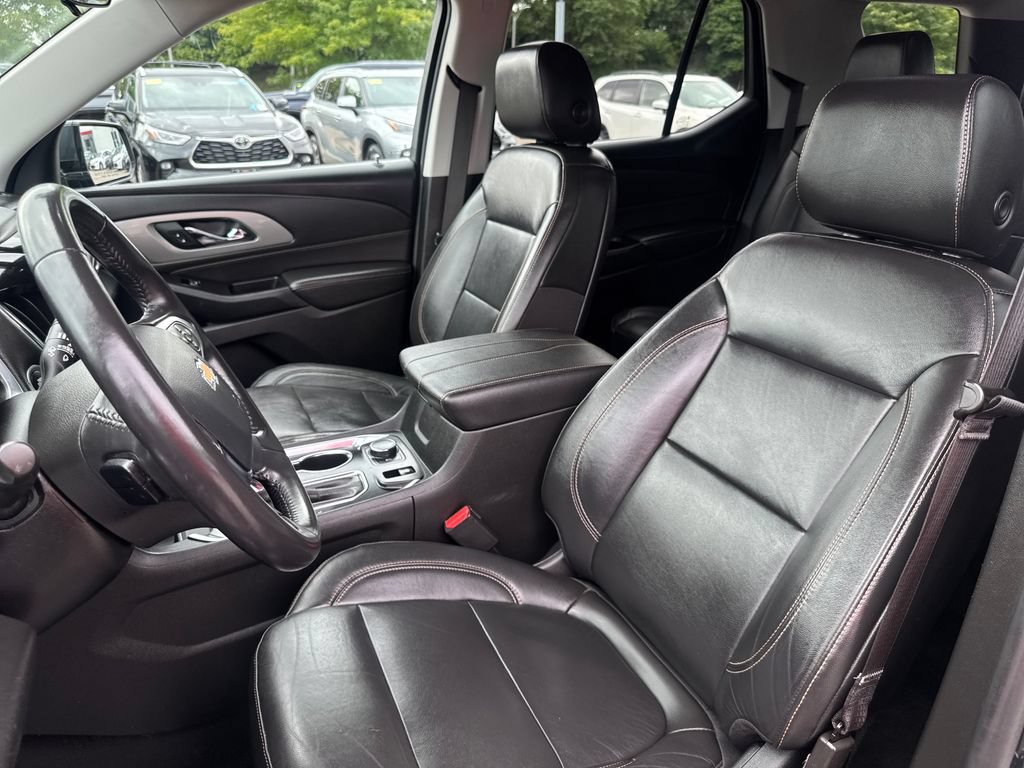 Used 2020 Chevrolet Traverse LT AWD/4WD image 16