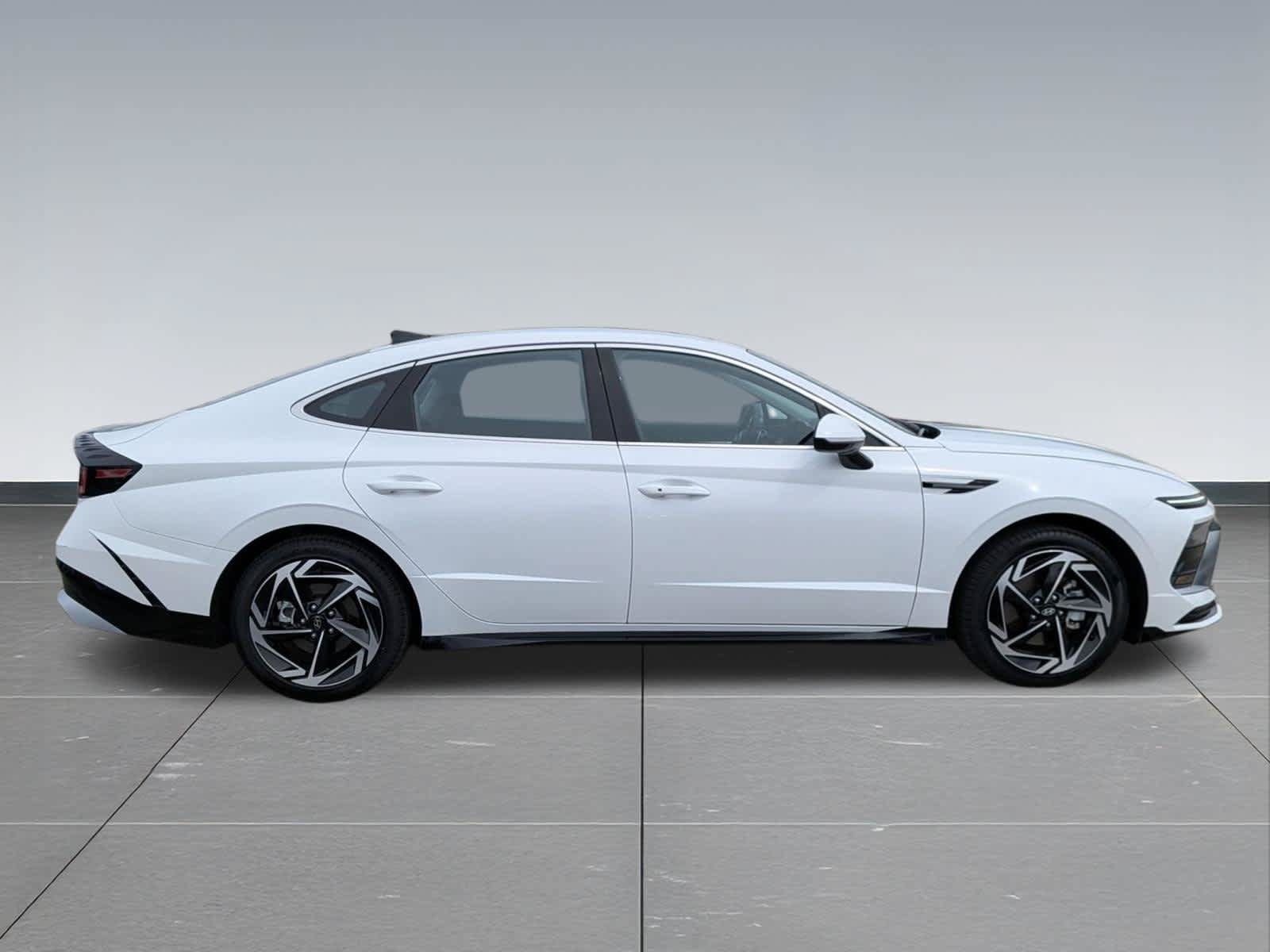 Used 2026 Hyundai Sonata SEL FWD image 6
