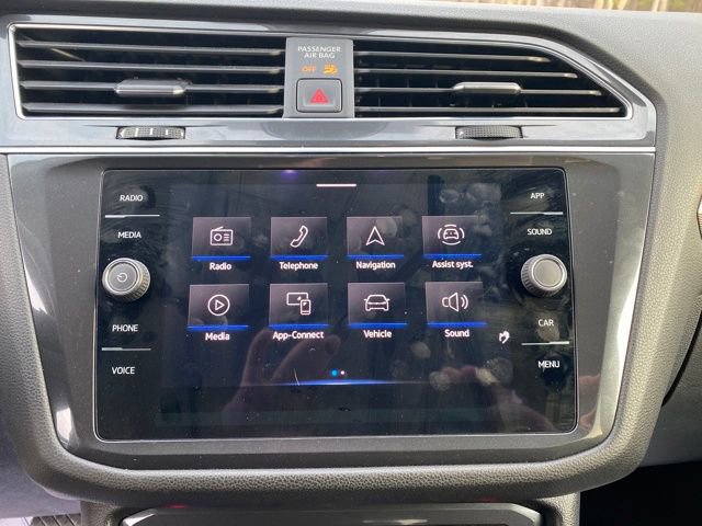 Used 2022 Volkswagen Tiguan SE image 11
