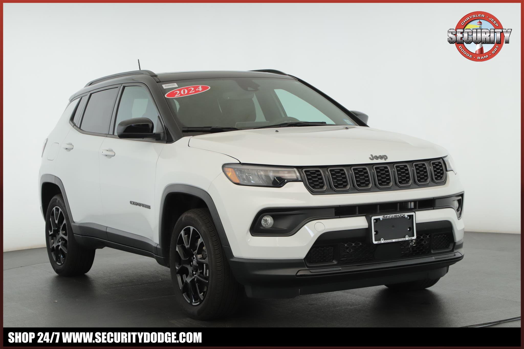 Used 2024 Jeep Compass Latitude w/ Sun and Sound Group image 1