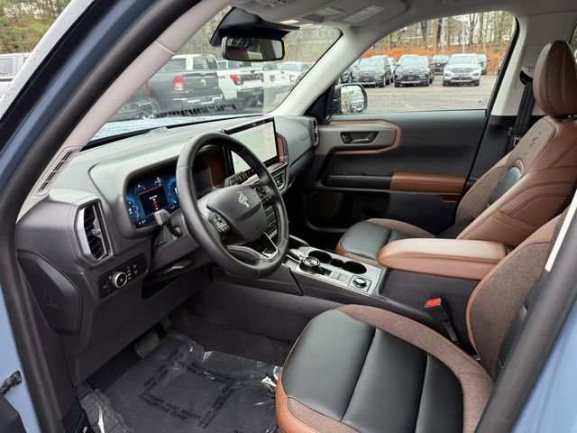 Used 2025 Ford Bronco Sport Outer Banks w/ Outer Banks Tech Package+ AWD/4WD image 3