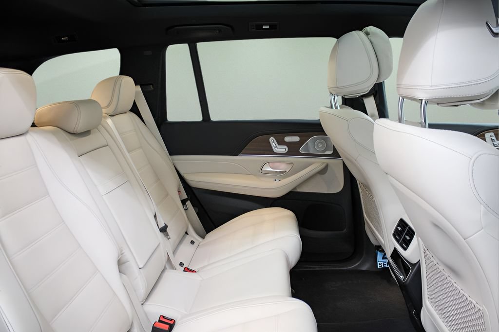 Used 2026 Mercedes-Benz GLS 580 4MATIC image 24