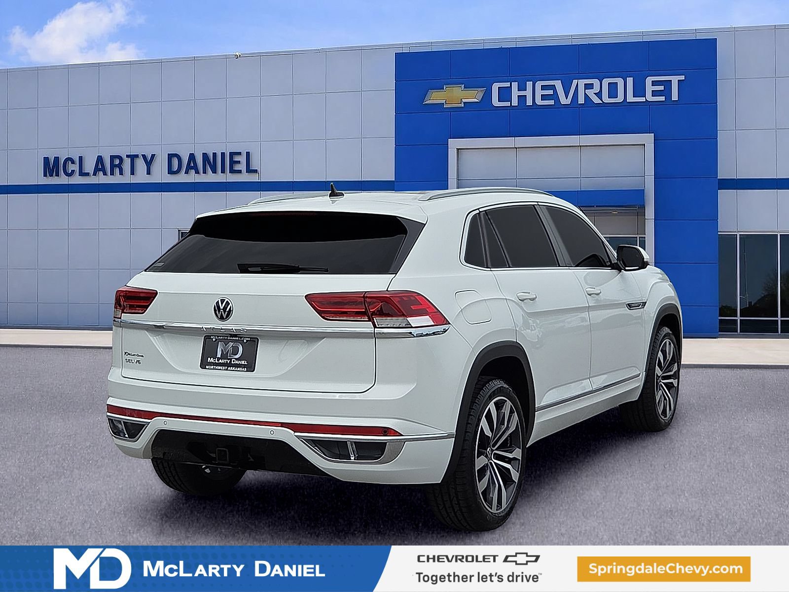 Used 2021 Volkswagen Atlas Cross Sport SEL R-Line FWD image 5