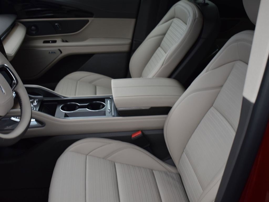 New 2025 Lincoln Nautilus Reserve w/ Jet Appearance Package image 7