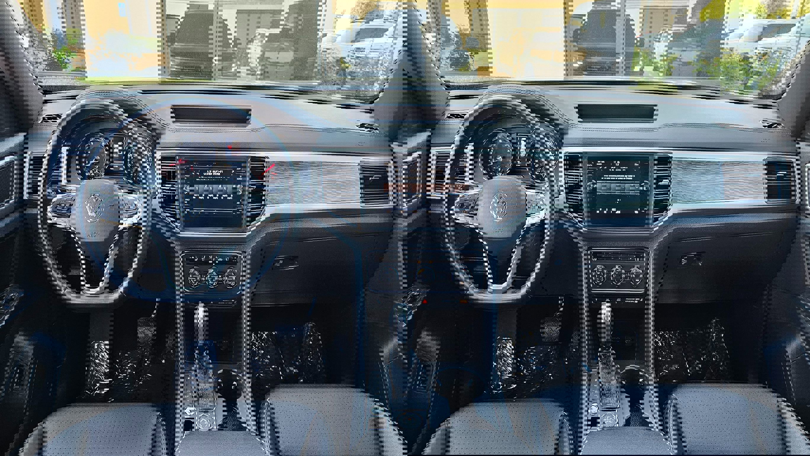 Used 2020 Volkswagen Atlas Cross Sport SE image 19